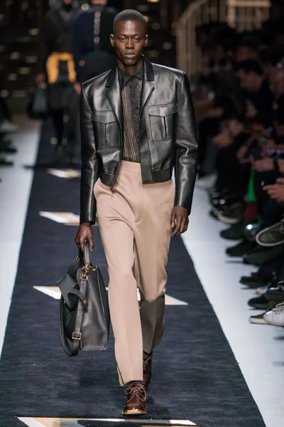 Look 44
